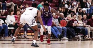 photo of Raquan Mitchell playing basketball