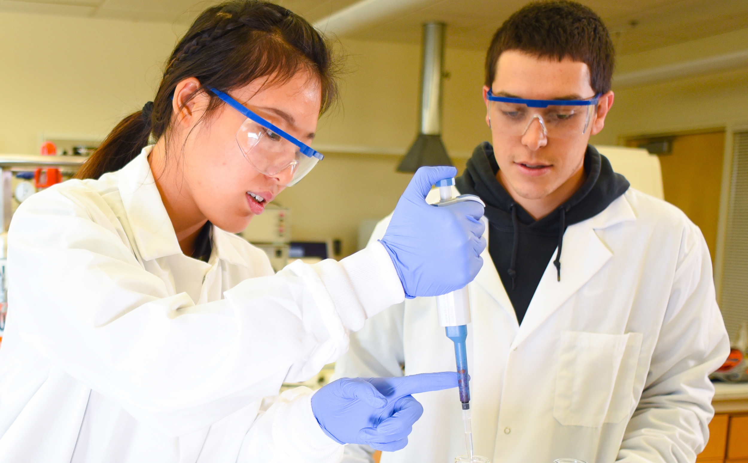 Highlands Chemistry Students Make Hand Sanitizer for COVID-19 Pandemic